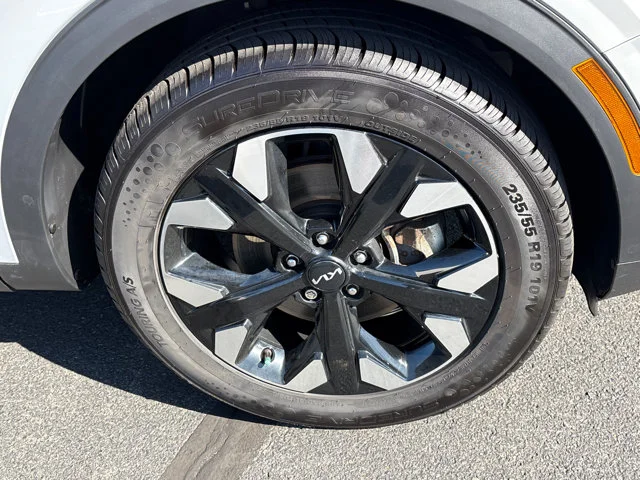 Used 2023 Gray Kia X-Line image 7