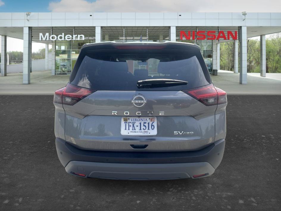 Certified Used 2023 Gun Metallic Nissan SV image 4
