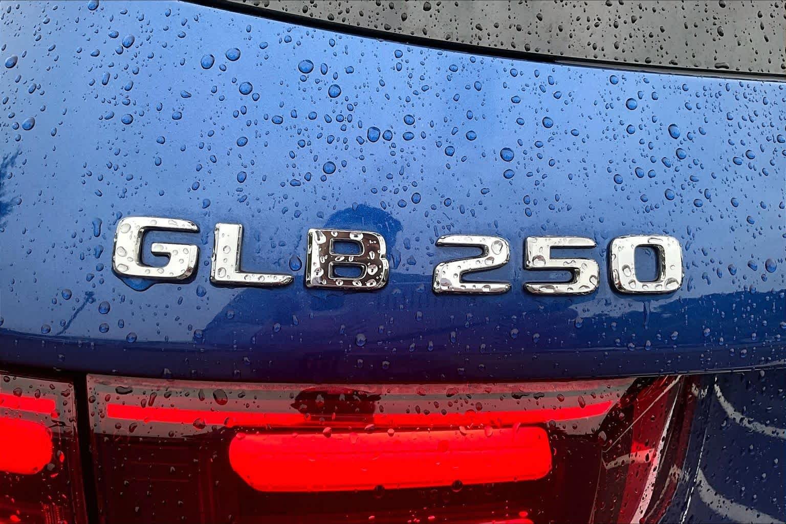 Used 2024 Starling Blue Metallic Mercedes-Benz GLB 250 image 20