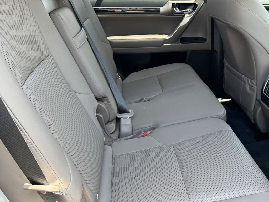Used 2020 Pearl Lexus 460 image 9