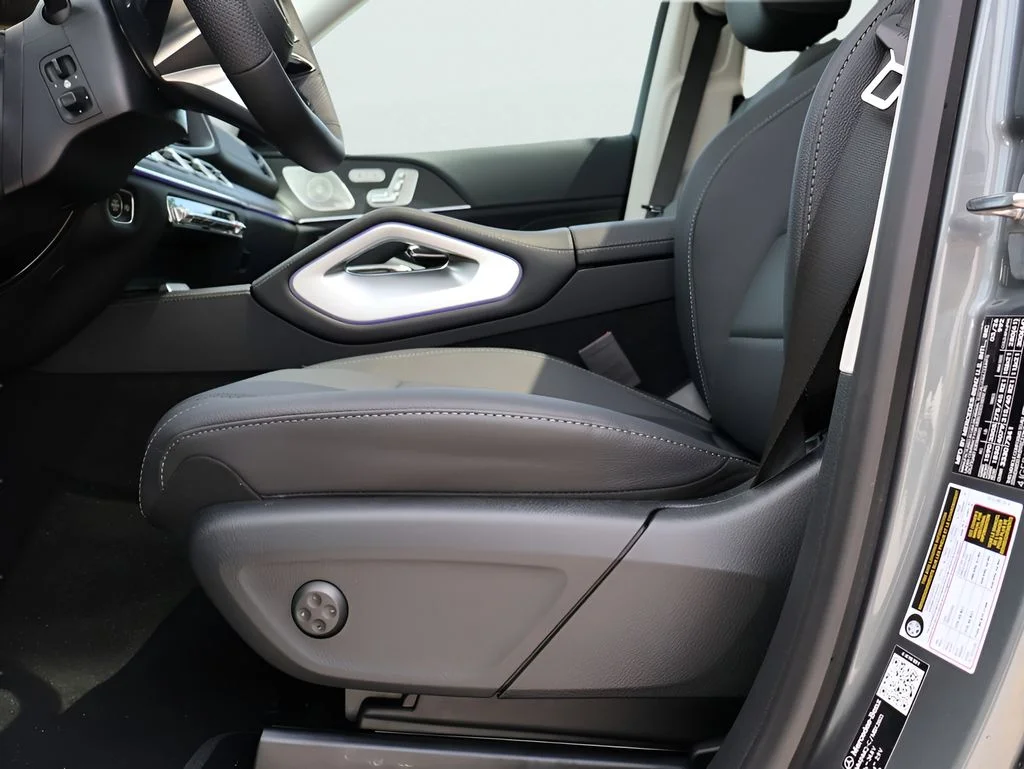 New 2026 Selenite Grey Metallic Mercedes-Benz GLS 450 image 38