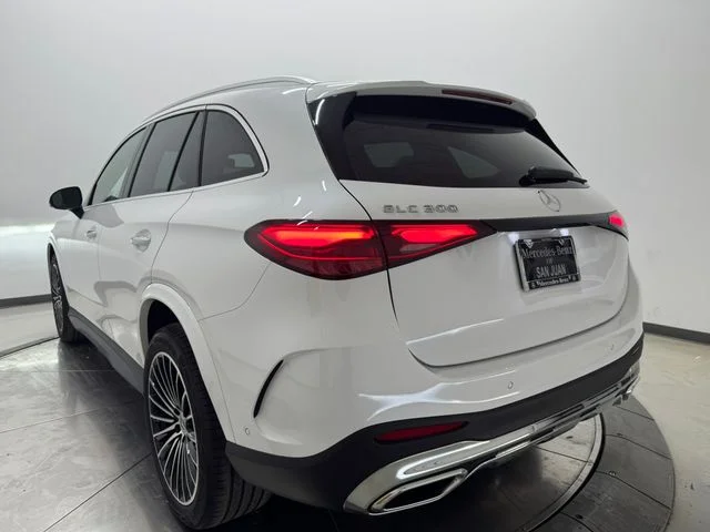 New 2026 MANUFAKTUR Moonlight Whit Mercedes-Benz GLC 300 image 8