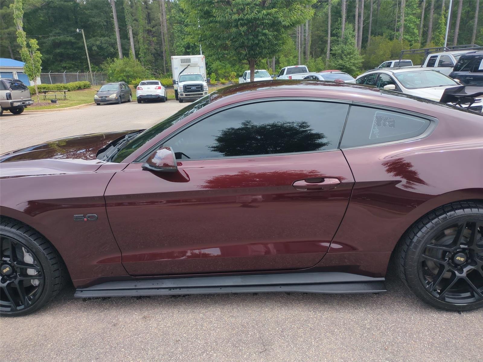 Used 2018 Royal Crimson Metallic Tinted Clearcoat FORD GT image 15