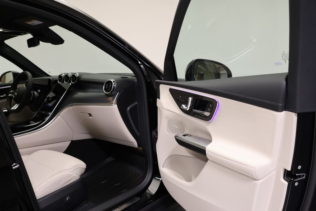 New 2027 Black Mercedes-Benz GLC 300 image 45