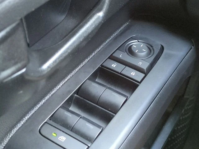 Certified Used 2025 Ice Toyota SR5 image 22