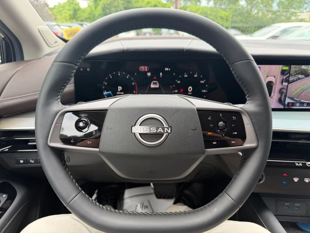 Used 2026 Black Nissan Platinum image 12