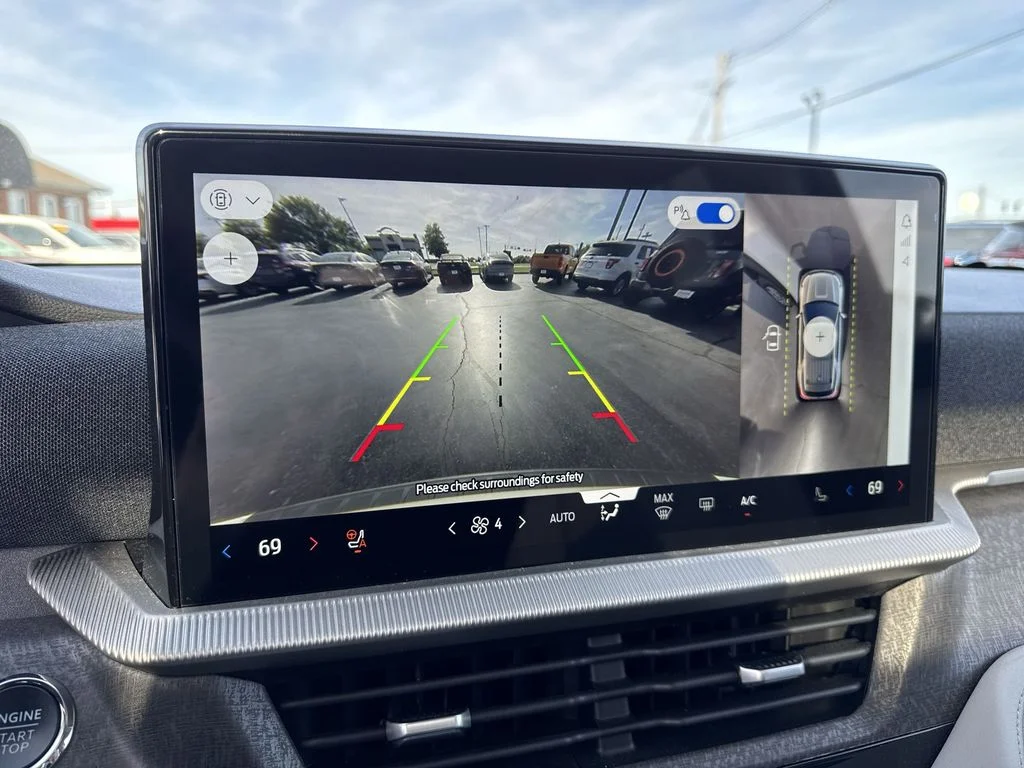 Used 2025 White Ford Platinum image 17