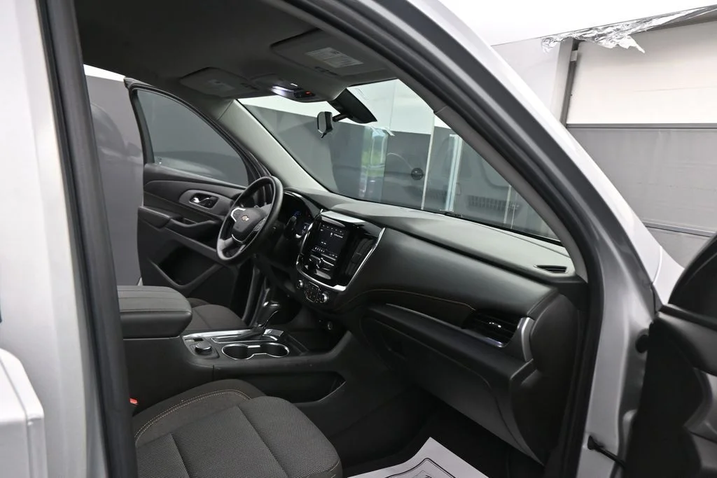 Used 2020 Silver Chevrolet LS image 45