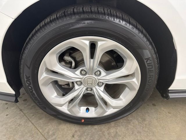 Used 2023 White Honda LX image 9