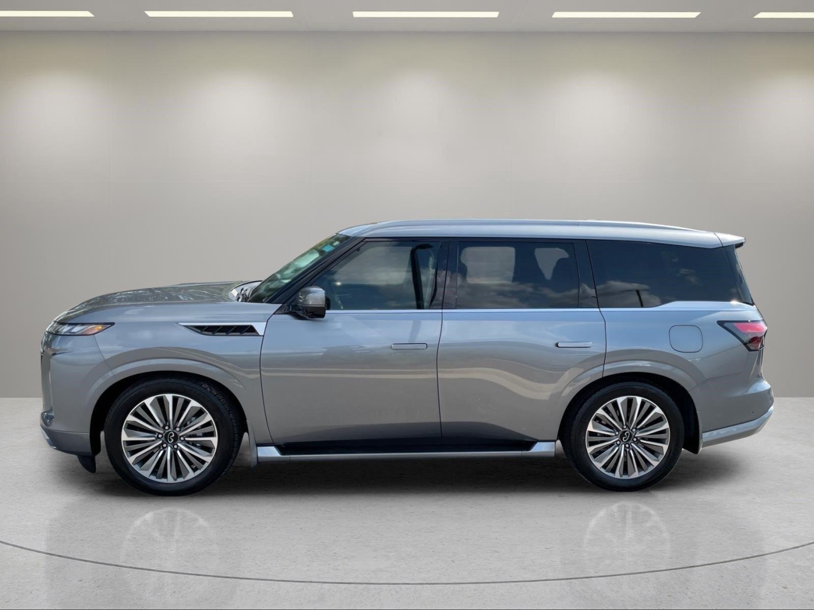 New 2027 DYNAMIC METAL INFINITI Luxe 4WD image 2