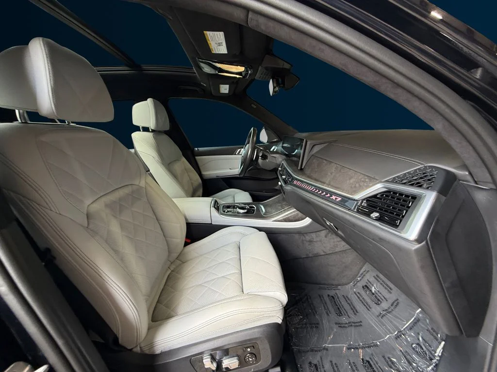 Used 2024 Black BMW xDrive40i image 17