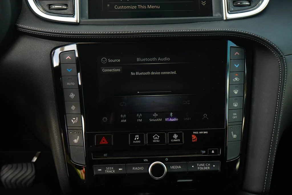 Used 2021 Black INFINITI LUXE image 27