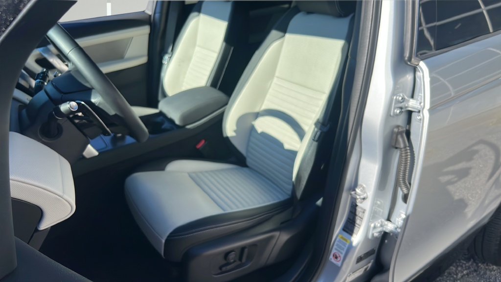 Certified Used 2025 Silver Land Rover SE image 14