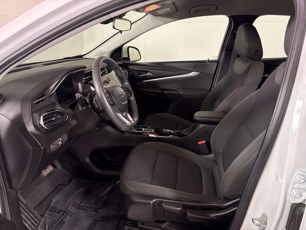 Certified Used 2023 SUMMIT WHITE Chevrolet LT image 18