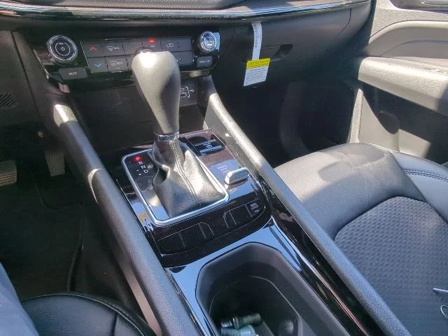 New 2026 Black Jeep Latitude image 16