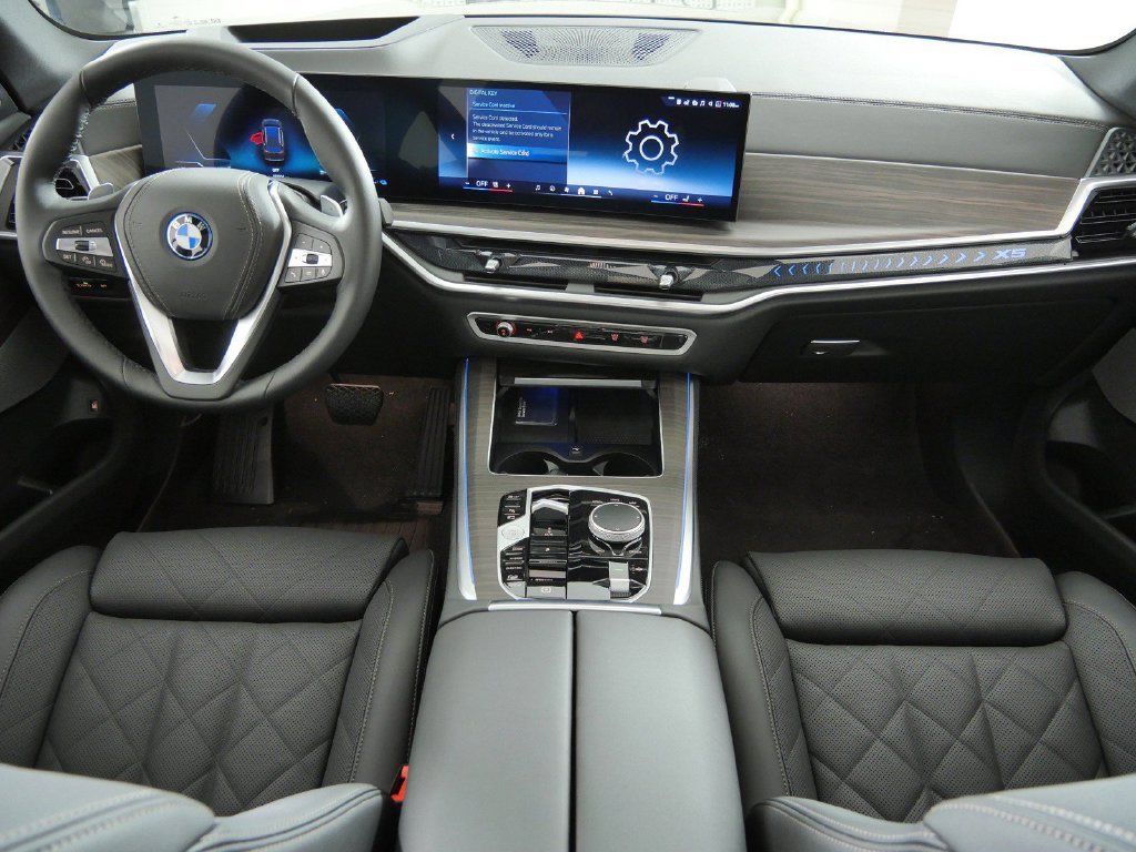 New 2026 Manhattan Green Metallic BMW xDrive50e image 5