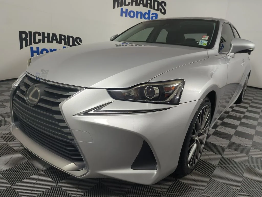 2017 Lexus IS 200T