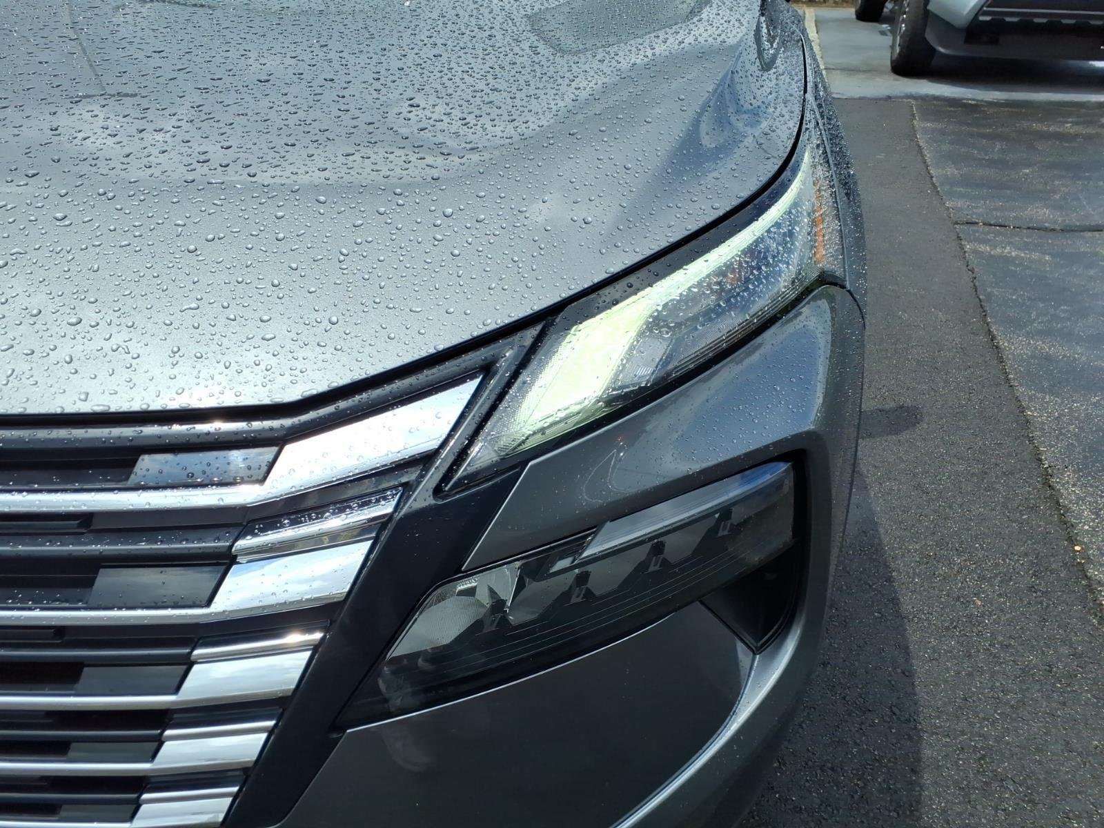 Used 2024 Gun Metallic Nissan SV image 15