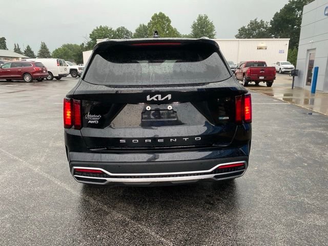Used 2022 Black Kia S image 4