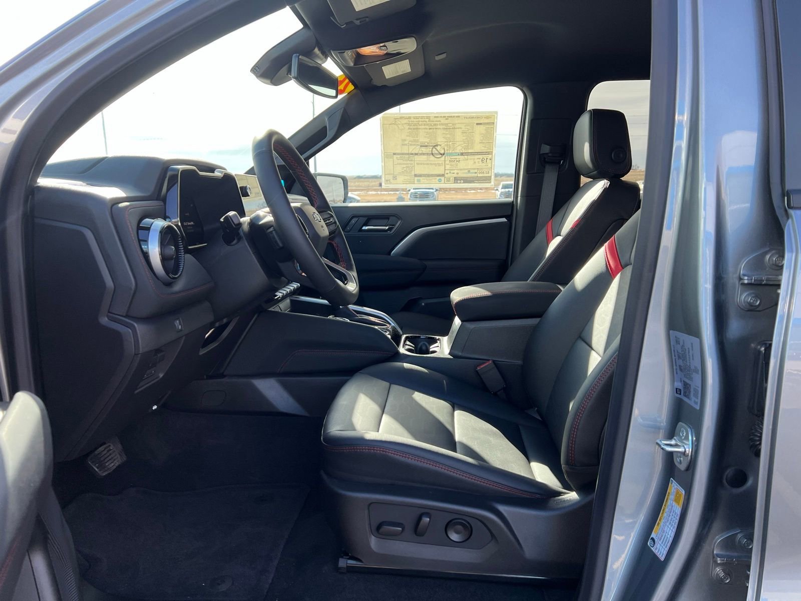 2026 Chevrolet Colorado Z71 - Photo 15