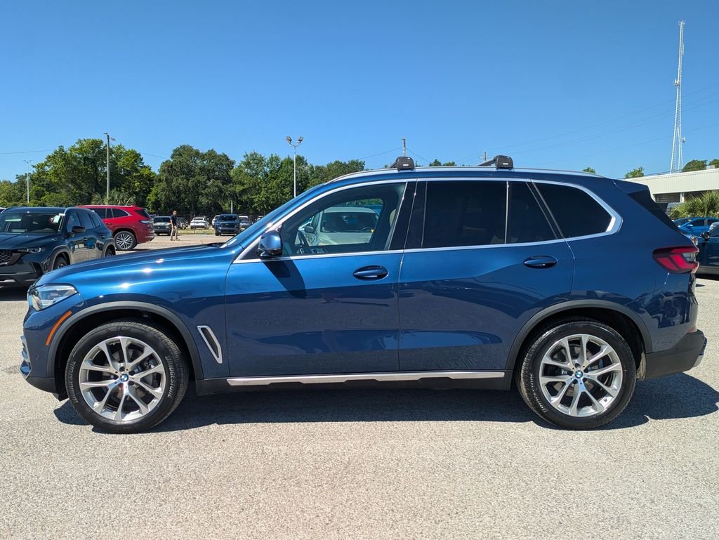 Used 2021 Blue BMW xDrive40i image 2