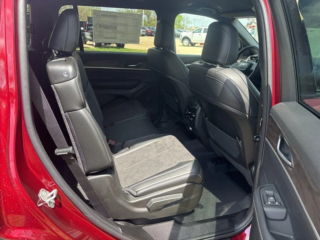 New 2026 Velvet Red Pearlcoat Jeep Laredo Altitude image 13