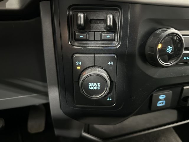Used 2022 Oxford White Ford XLT image 30
