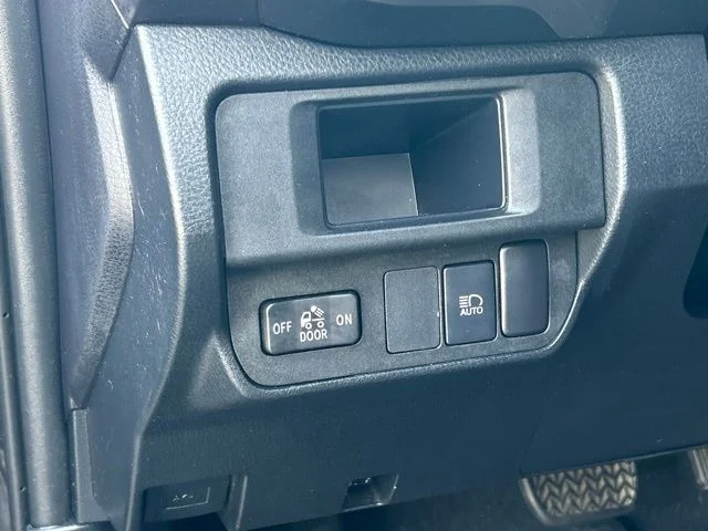 Used 2018 Black Toyota SR5 image 24