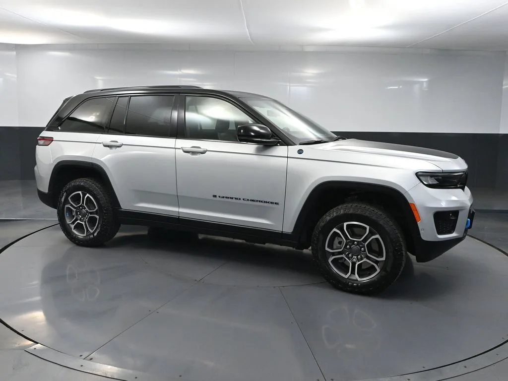 Certified Used 2023 Silver Jeep Trailhawk 4xe image 4