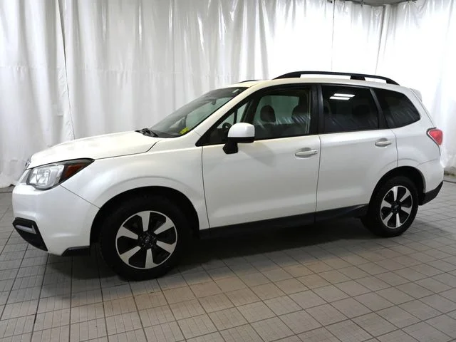 Used 2017 White Subaru 2.5i Premium image 9