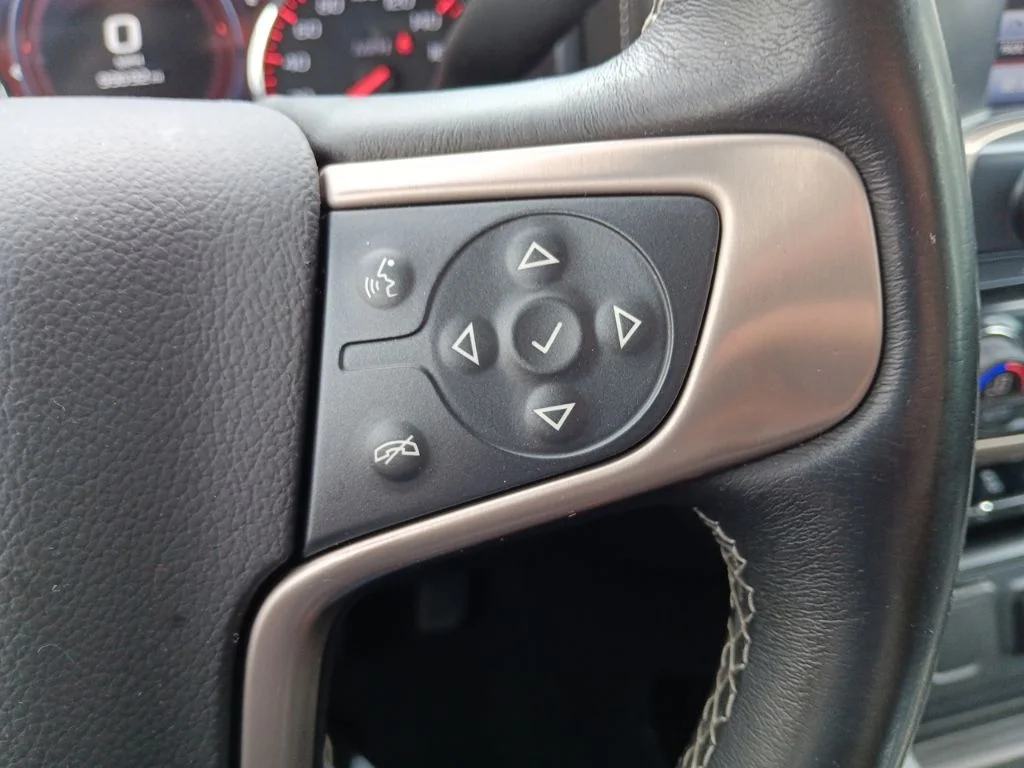 Used 2016 Onyx Black GMC Denali image 29