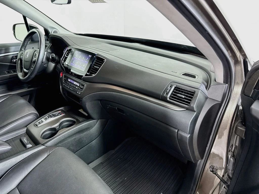 Used 2022 Pacific Pewter Metallic Honda RTL-E image 28