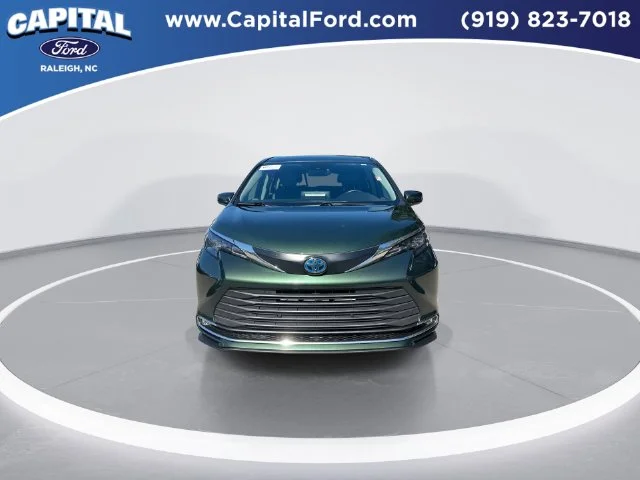 Used 2024 Green Toyota XLE image 3