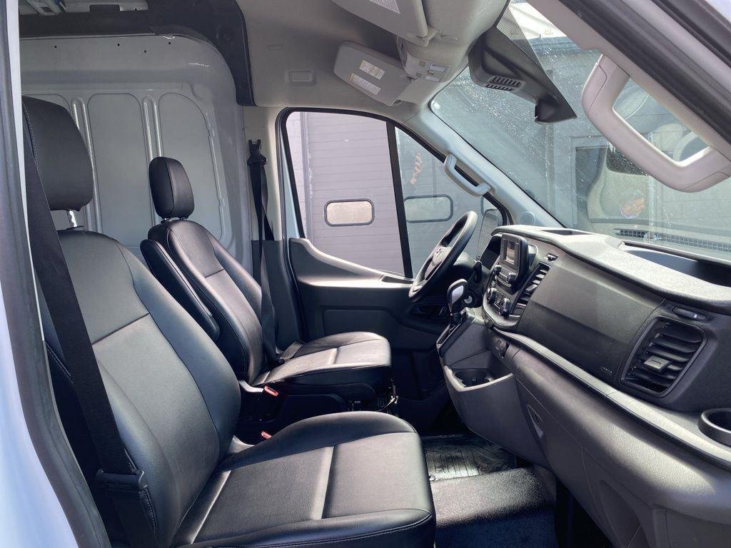 Used 2024 Oxford White Ford Base image 24