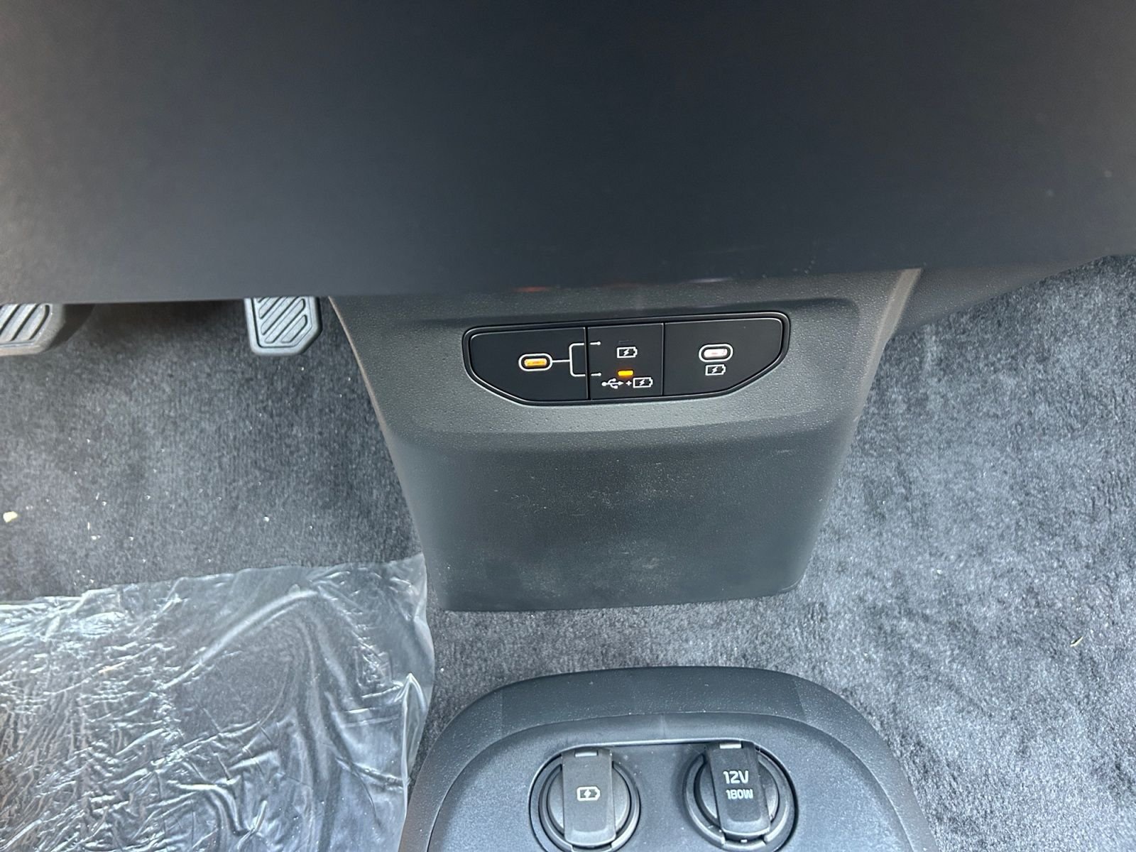 New 2026 Wolf Gray Kia WIND image 25