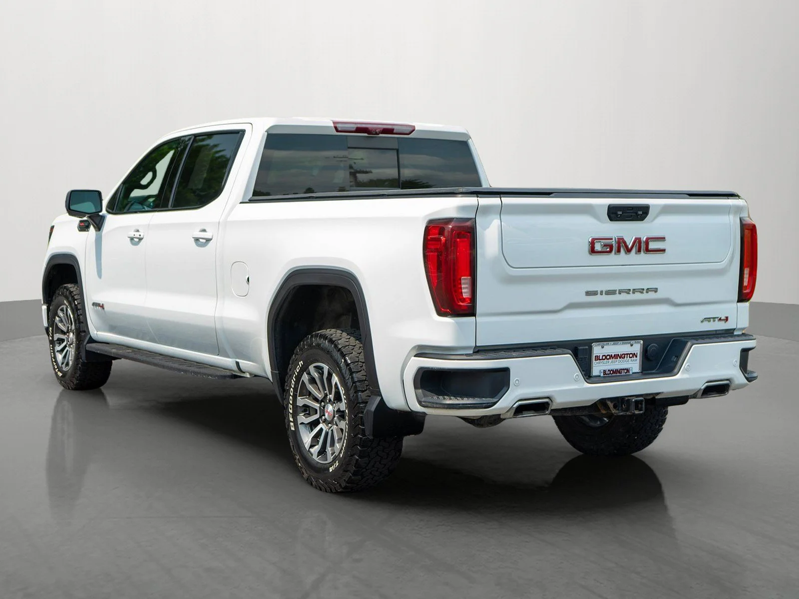 Used 2023 Summit White GMC AT4 image 5