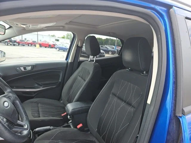 Used 2020 Blue Ford SE image 11