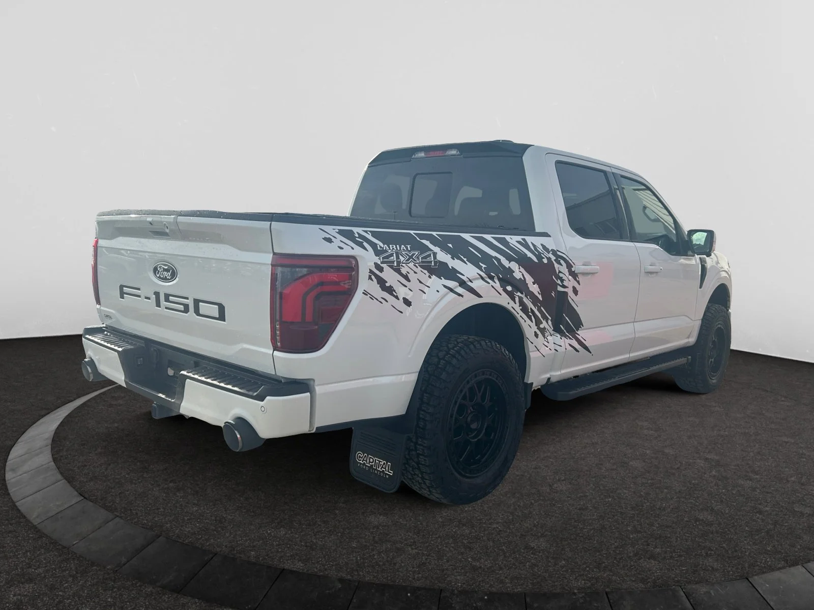 New 2026 Star White Metallic Tri-Coat Ford Lariat* w/ Level Kit, Spoiler, Tonneau  etc image 5