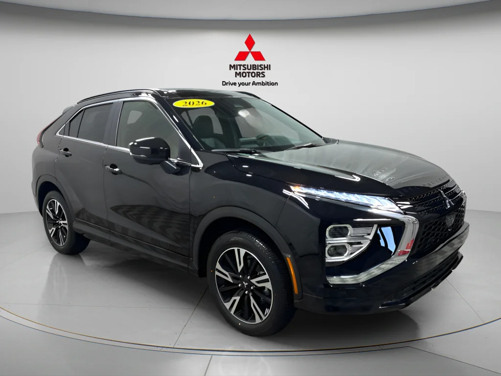 New 2026 Labrador Black Pearl Mitsubishi SEL image 2