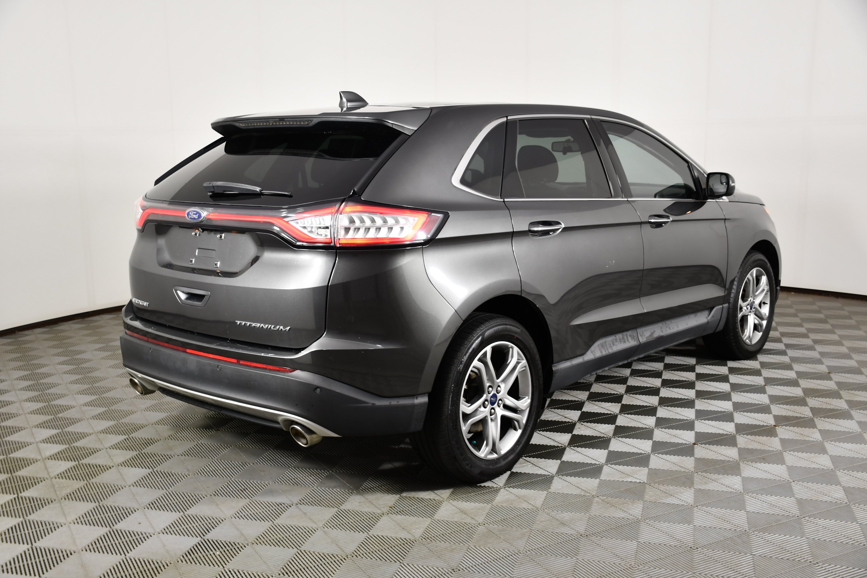 Used 2016 Magnetic Ford Titanium image 6
