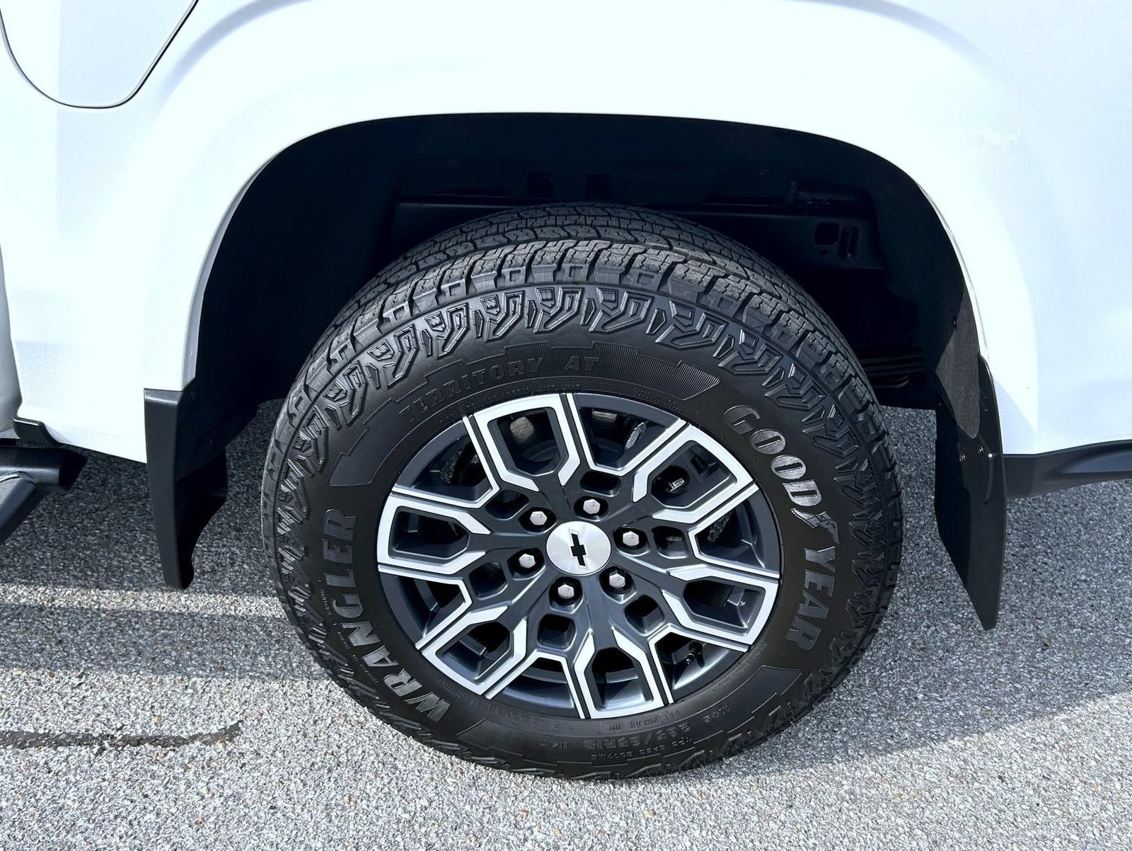 2024 Chevrolet Colorado Z71 - Photo 22