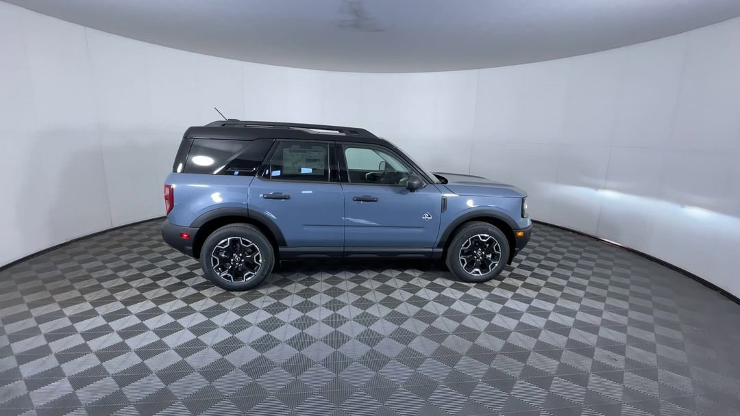 New 2026 Azure Gray Metallic Tri-Coat Ford Outer Banks image 9