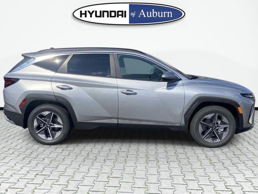 New 2026 Silver Hyundai SEL FWD image 4