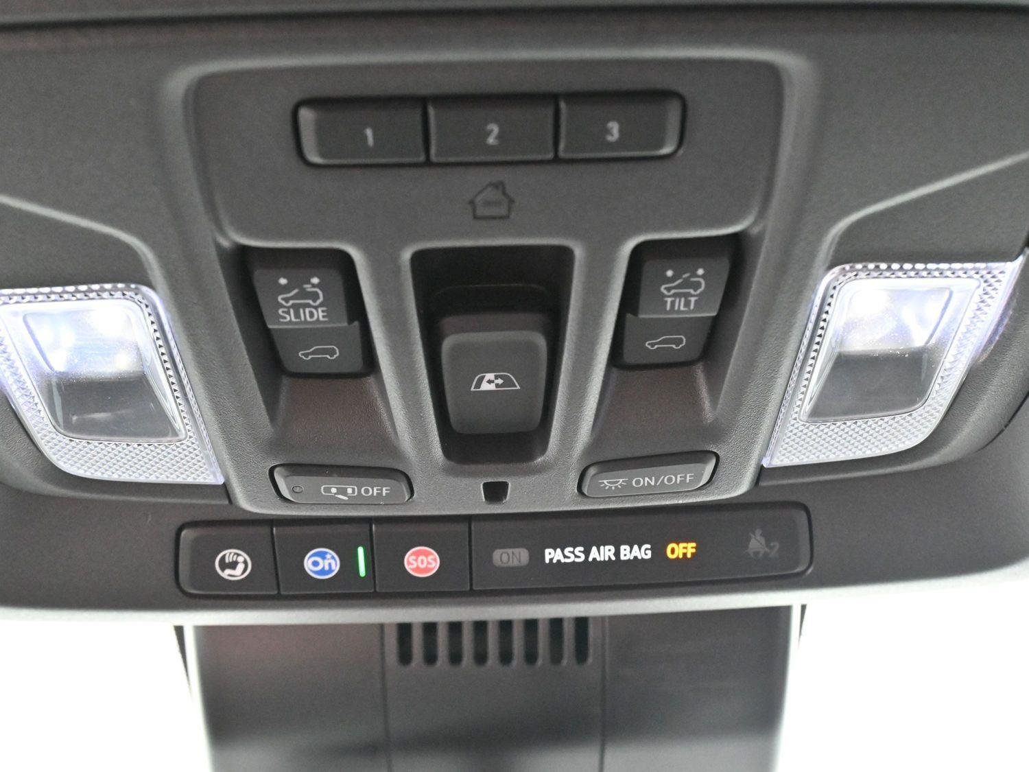 Used 2024 Summit White GMC AT4 image 27