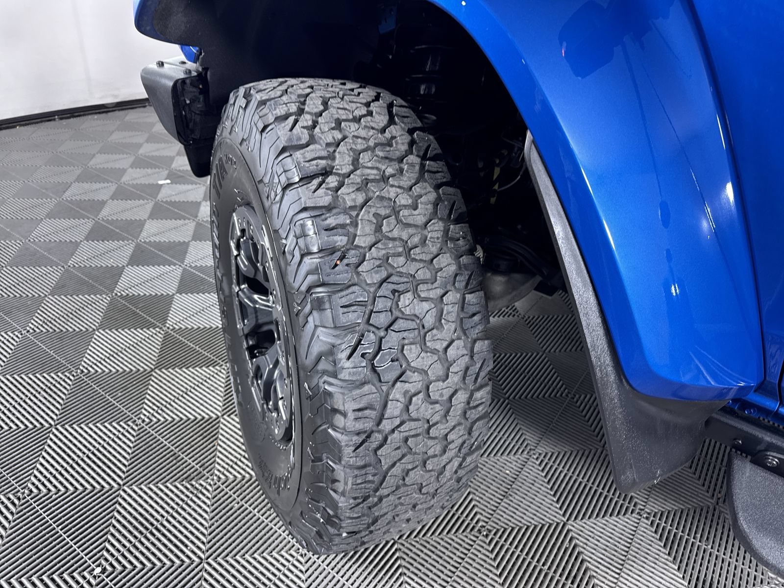 Used 2024 Velocity Blue Metallic Ford Raptor image 28