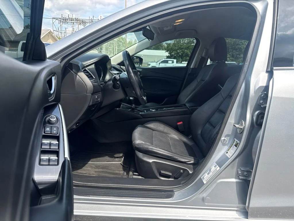 Used 2017 Silver Mazda Touring image 13