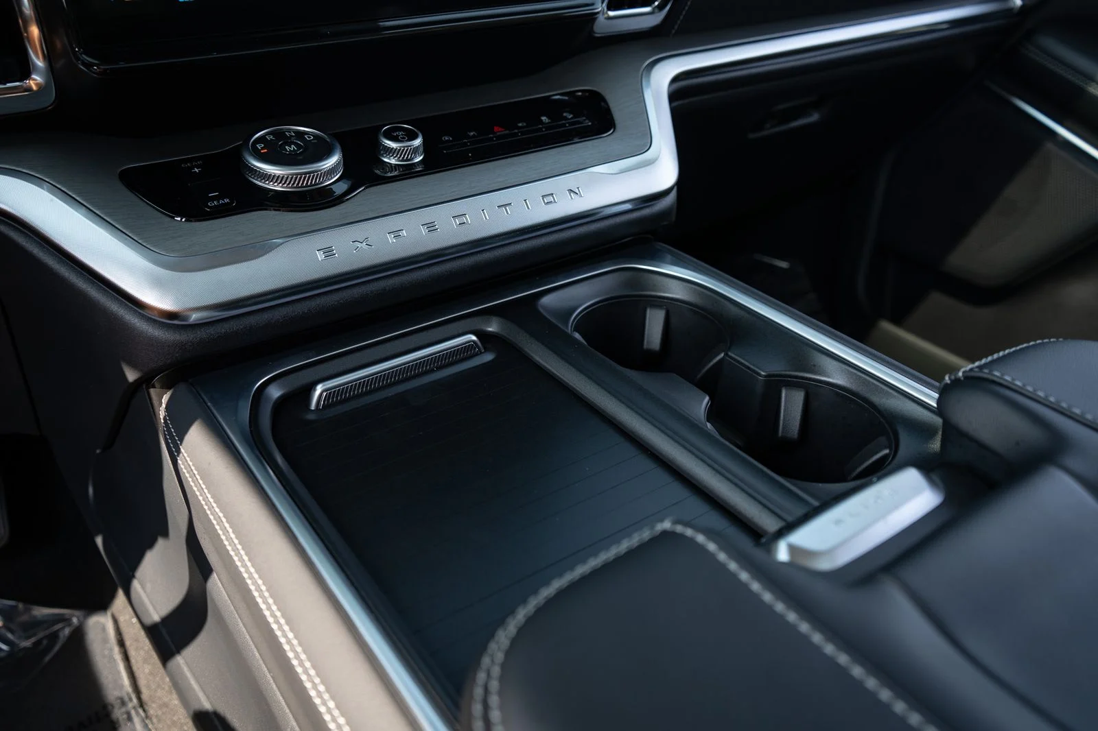 New 2027 Black Ford Platinum image 46
