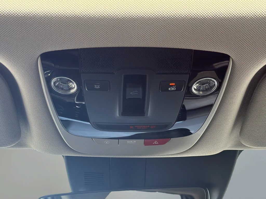 Used 2023 White Kia X-Line EX image 40