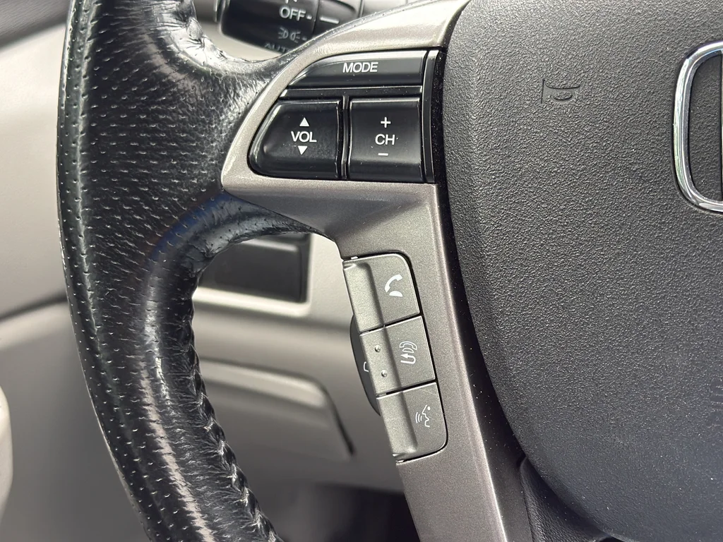 Used 2016  Honda EX-L image 16