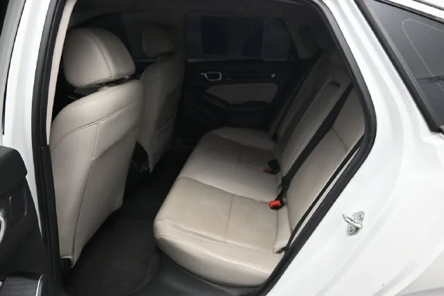 Used 2023 White Honda Touring image 9